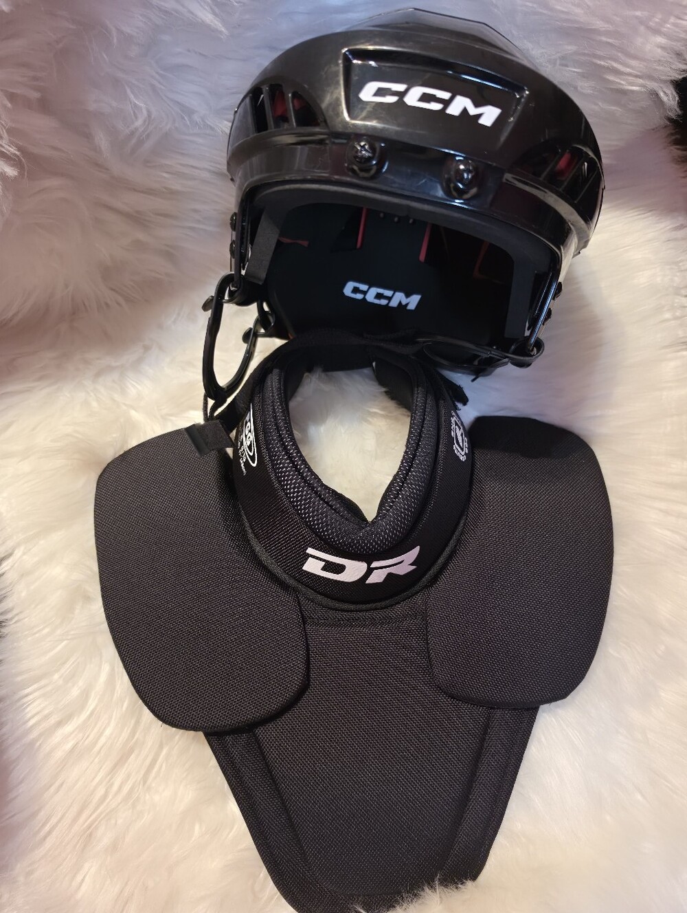 KIDS Hockey XT20 Helmet with Padded Neck‎ Guard